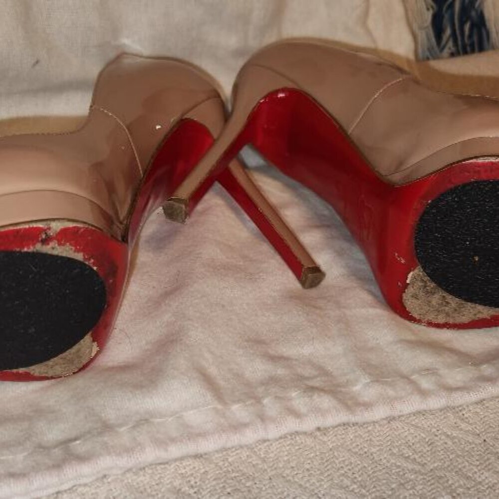 Christian Louboutin Patent Nude (fair skin nude) size 37 - Picture 14 of 14